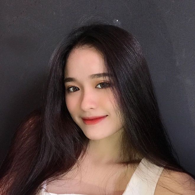 Anh Thư - sao nhí Gia đình phép thuật xinh như hotgirl ở tuổi 18