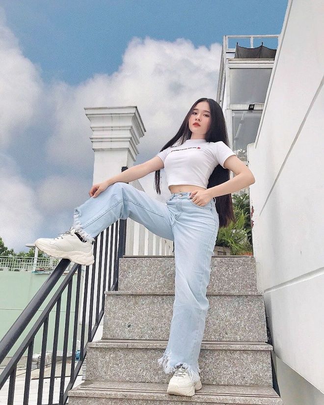 Anh Thư - sao nhí Gia đình phép thuật xinh như hotgirl ở tuổi 18